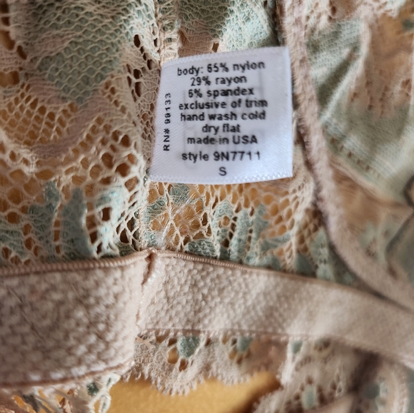 Hanky Panky Lace Bralette - Picture 3 of 7